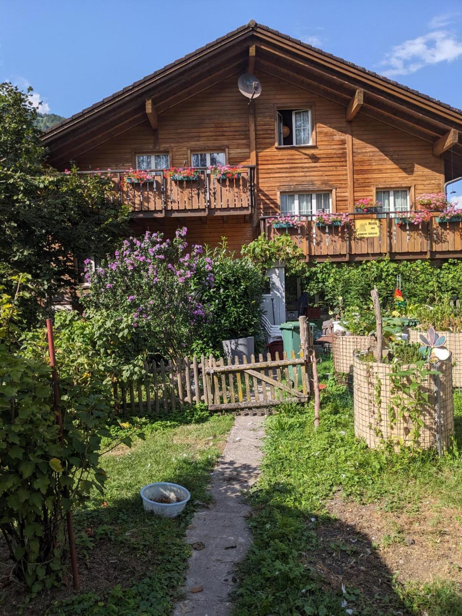 Bed And Breakfast - Die Aelplersuit Fuer Backpackers Im Berghuesli Linthal 外观 照片